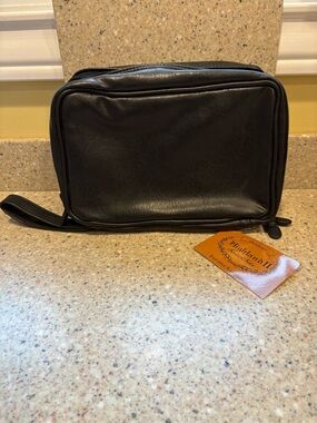 Men’s Toiletry HIGHLAND II Series Noir Executive Travelware by Mercury Luggage